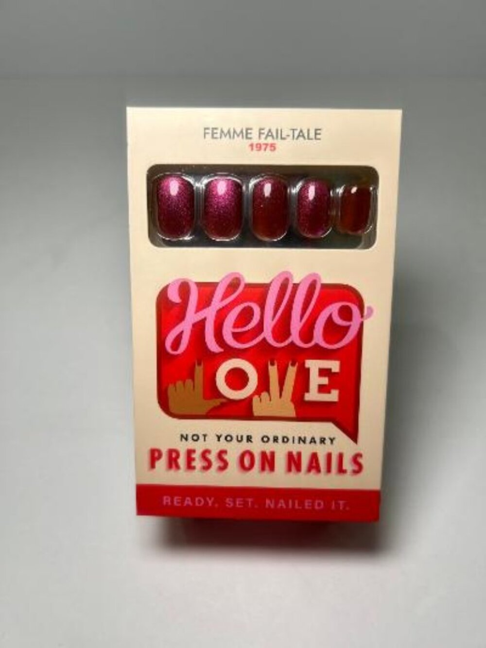 Hello Love Press On Nails Femme Fail-Tale (Holographic Cats Eye)